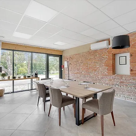 Western Premier Le Domaine De Montjoie Hotel 4*