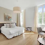 Western Premier Le Domaine De Montjoie Otel 4*
