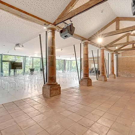 Hotel Western Premier Le Domaine De Montjoie 4*