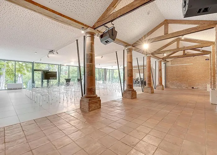 Отель Western Premier Le Domaine De Montjoie 4*