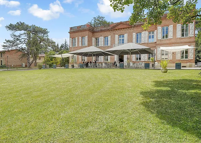 Отель Western Premier Le Domaine De Montjoie 4*