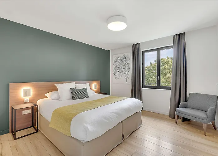 Hotel Western Premier Le Domaine De Montjoie