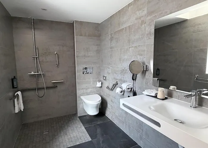 Western Premier Le Domaine De Montjoie Отель 4*